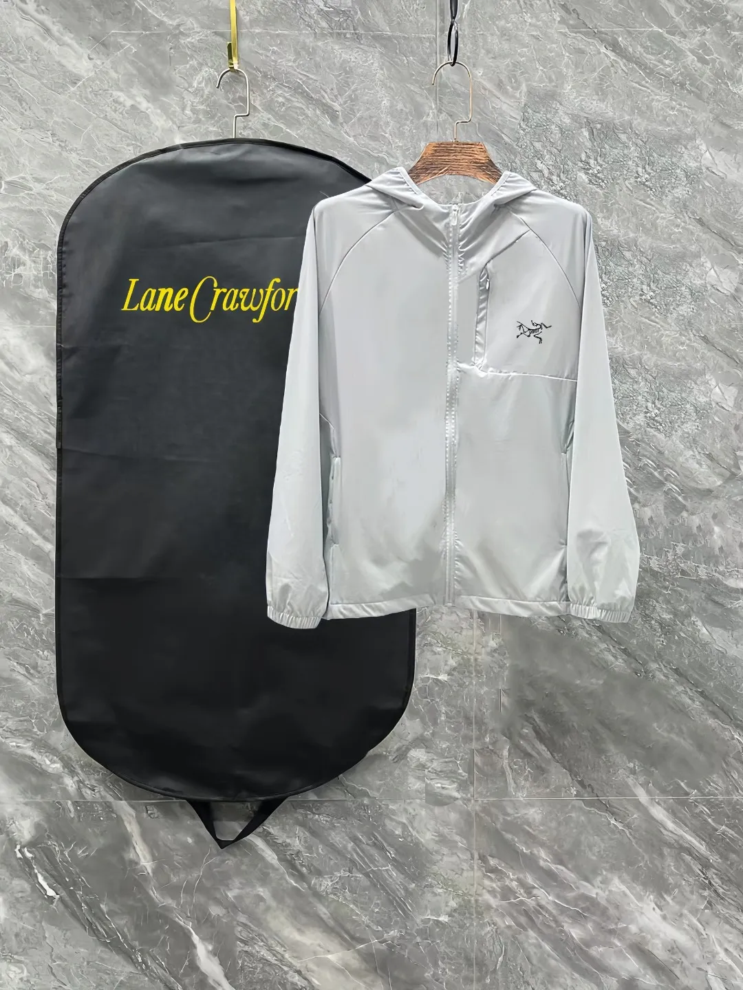 【 】 ARCTETYE Series ！ 。 ！ Original ！ ！ ， ， ！ ！ ！DWR ！ ～ ，Breathable ， SPF PA+++50. ！ Active ， ， ， ！ ， ， ！ ， ！ ！ Classic logo ， ！ ！ ！UVCOOL ！ ！ ！ +50 。 ！ ！ ！ ！ ：Black，Gray， Size: S-XL